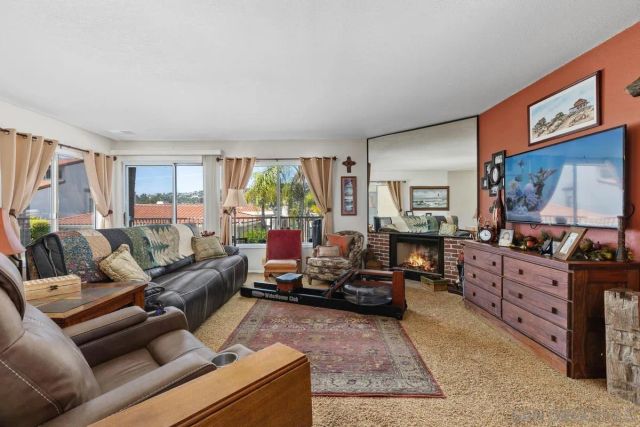 2520 Navarra Dr C, Carlsbad, CA 92009