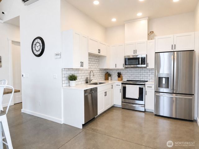 926 N Rock Rose Avenue, Sequim, WA 98382