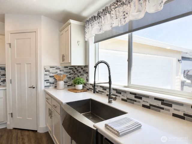926 N Rock Rose Avenue, Sequim, WA 98382