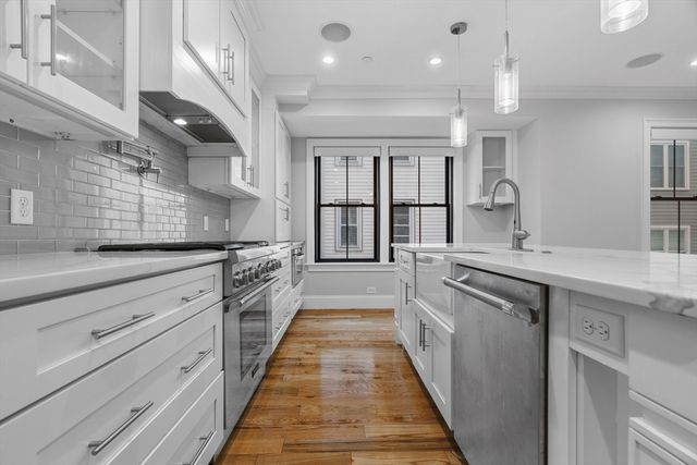 160 W Broadway 202, Boston, MA 02127