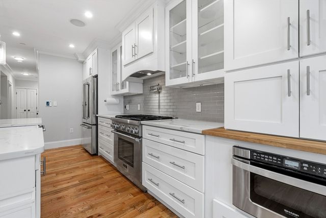 160 W Broadway 202, Boston, MA 02127