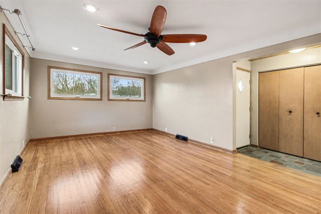 29025 King Road, Romulus, MI 48174