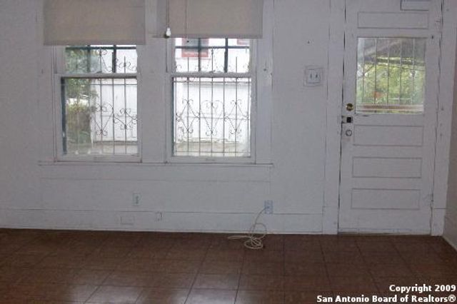 120 DELAWARE ST, San Antonio, TX 78210