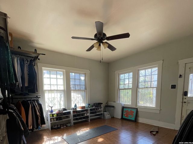 120 DELAWARE ST, San Antonio, TX 78210