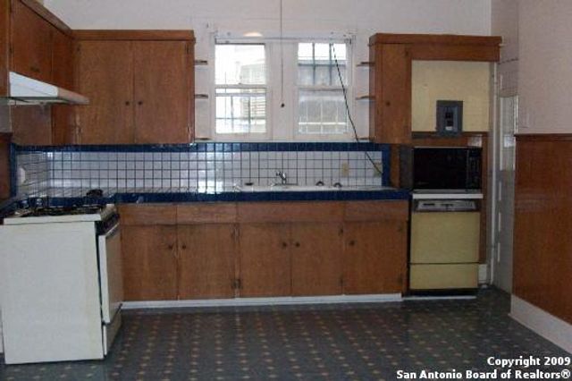 120 DELAWARE ST, San Antonio, TX 78210