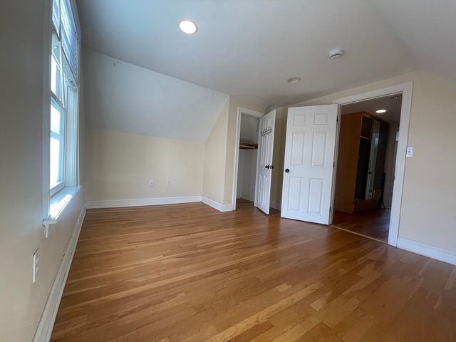 363 Shrewsbury 2, Worcester, MA 01604