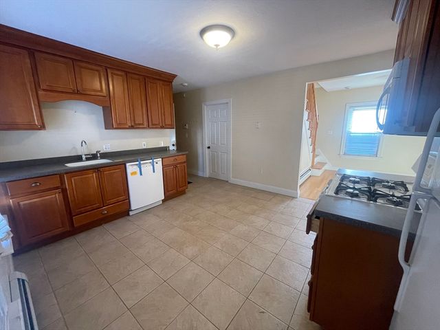 363 Shrewsbury 2, Worcester, MA 01604