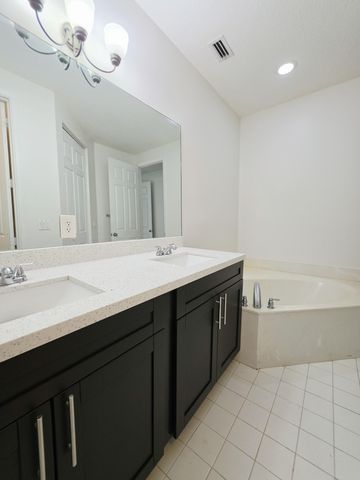 6282 S Military Trail 701, Lake Worth, FL 33463