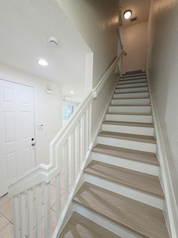 6282 S Military Trail 701, Lake Worth, FL 33463