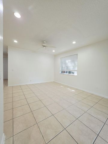 6282 S Military Trail 701, Lake Worth, FL 33463