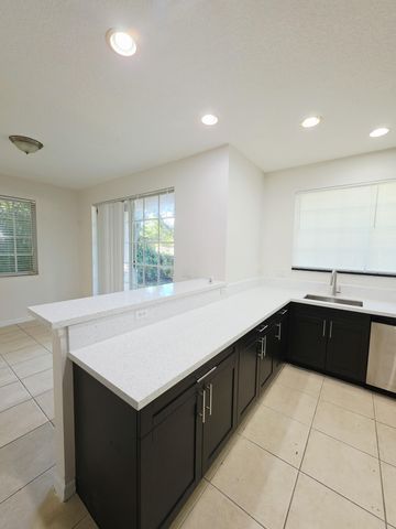 6282 S Military Trail 701, Lake Worth, FL 33463