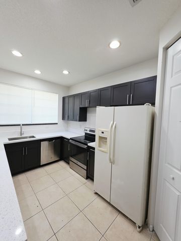 6282 S Military Trail 701, Lake Worth, FL 33463
