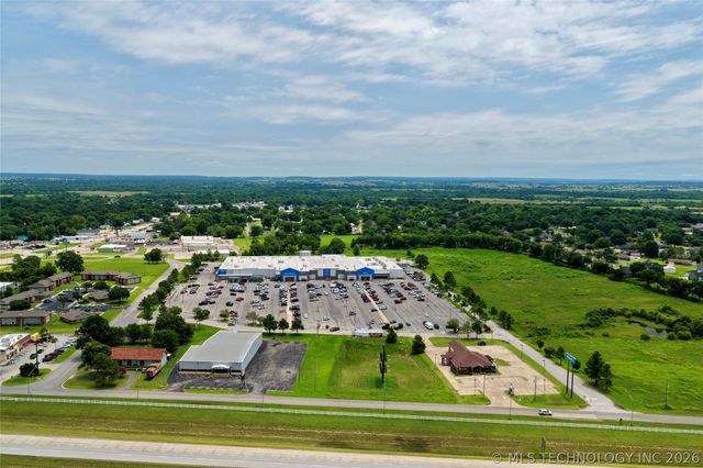 501 Floyd Beaird Road, Checotah, OK 74426