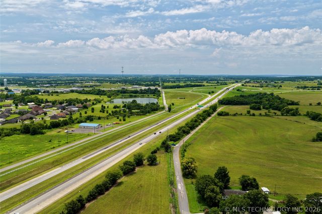 501 Floyd Beaird Road, Checotah, OK 74426