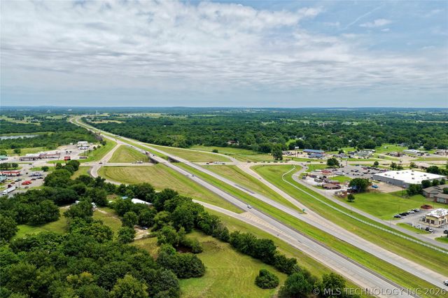 501 Floyd Beaird Road, Checotah, OK 74426