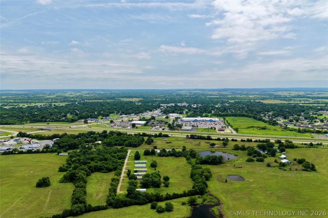 501 Floyd Beaird Road, Checotah, OK 74426