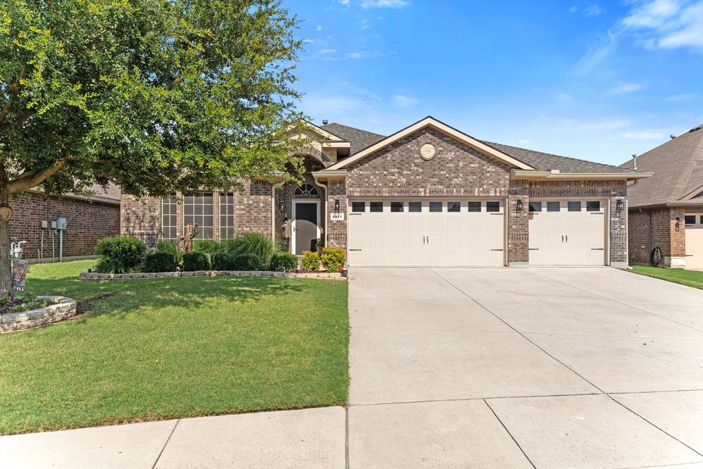 6911 Muirfield Drive, Arlington, TX 76001