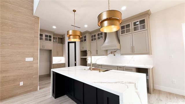 2700 E Giorgio Drive, Edinburg, TX 78542