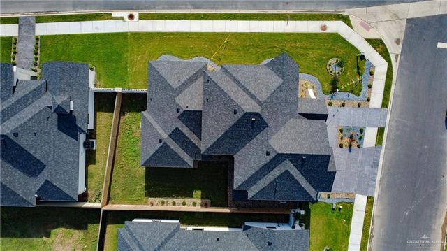 2700 E Giorgio Drive, Edinburg, TX 78542