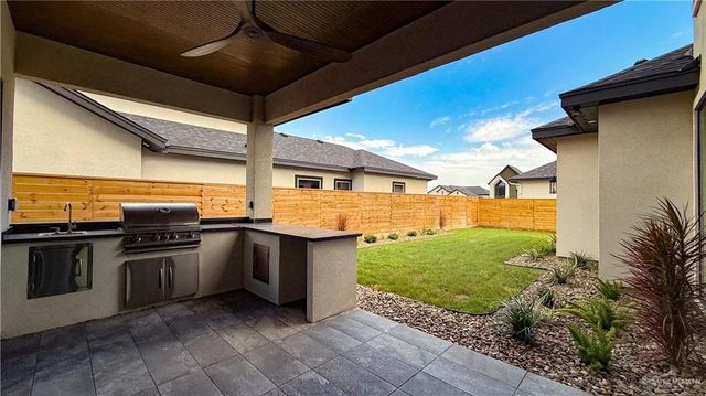2700 E Giorgio Drive, Edinburg, TX 78542