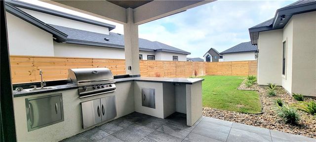2700 E Giorgio Drive, Edinburg, TX 78542