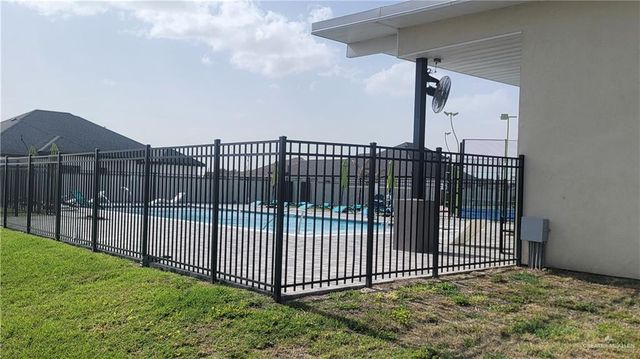 2700 E Giorgio Drive, Edinburg, TX 78542