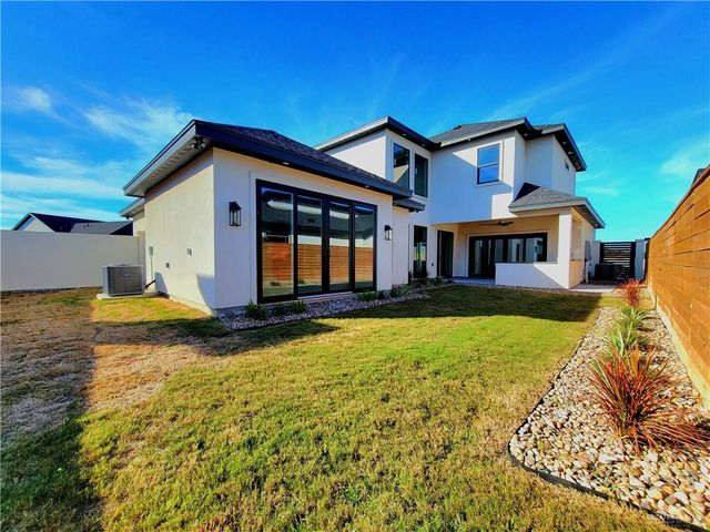2700 E Giorgio Drive, Edinburg, TX 78542