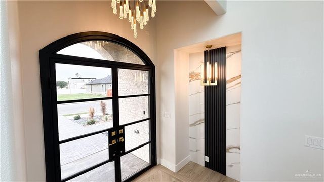 2700 E Giorgio Drive, Edinburg, TX 78542