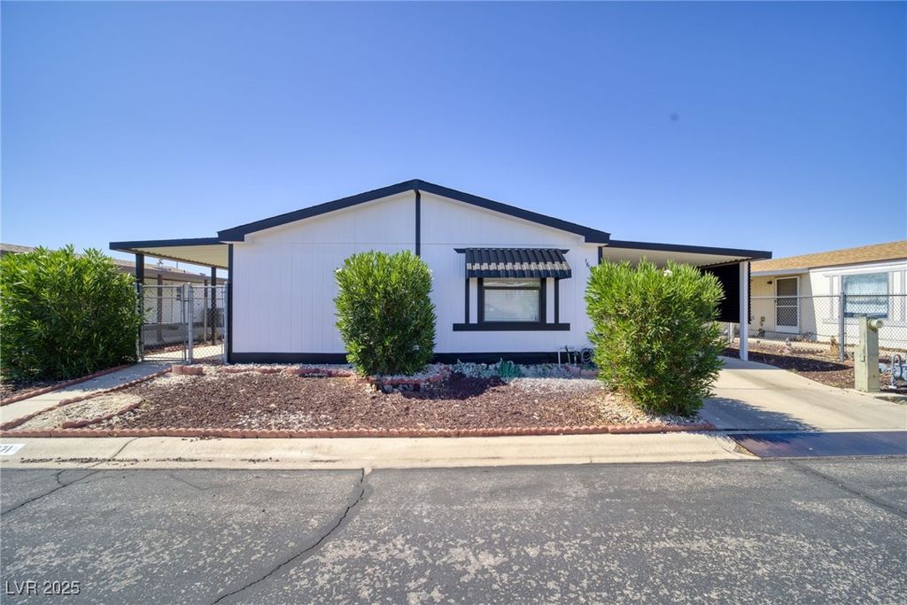 1671 Esquina Street, Laughlin, NV 89029