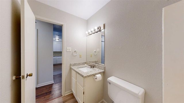 412 University Oaks Boulevard, College Station, TX 77840