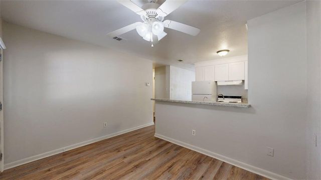 412 University Oaks Boulevard, College Station, TX 77840