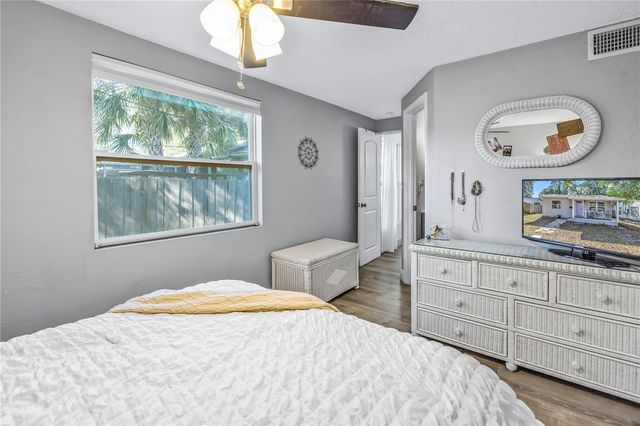 2444 32ND AVENUE N, St Petersburg, FL 33713