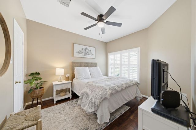 2211 Crimson Cove Court, League City, TX 77573