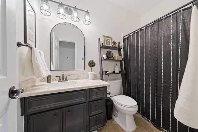 2211 Crimson Cove Court, League City, TX 77573