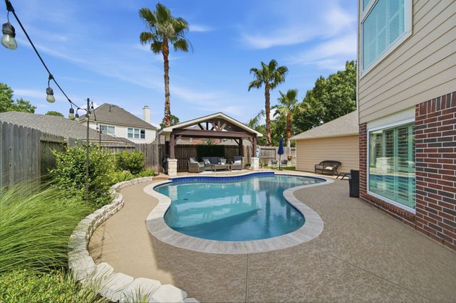 2211 Crimson Cove Court, League City, TX 77573