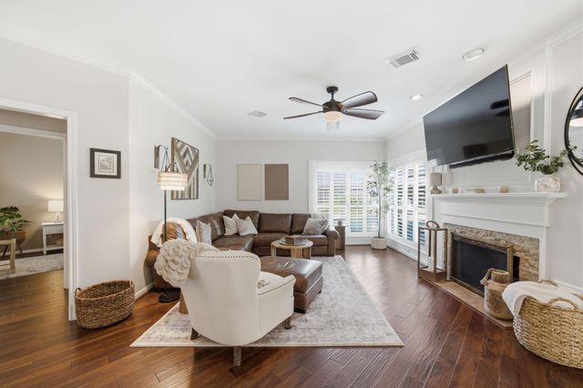 2211 Crimson Cove Court, League City, TX 77573