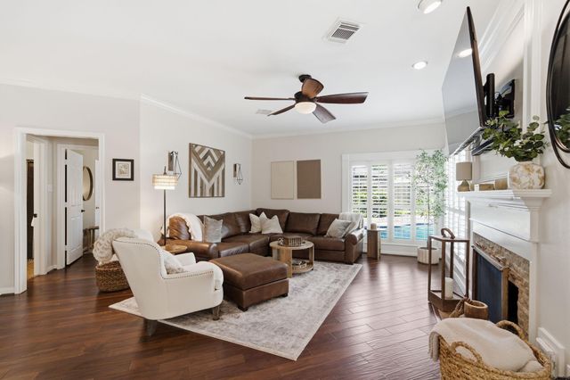2211 Crimson Cove Court, League City, TX 77573