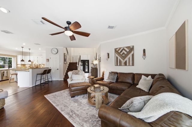 2211 Crimson Cove Court, League City, TX 77573