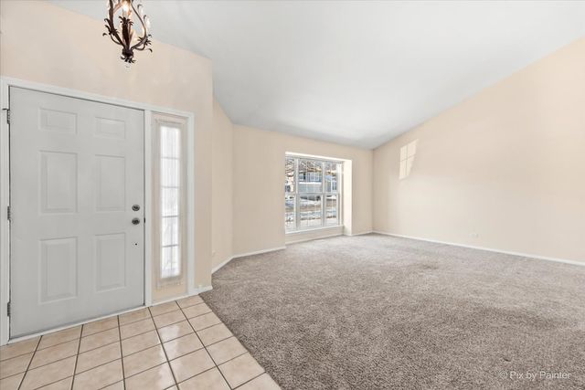 353 Juniper Lane, South Elgin, IL 60177