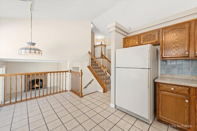 353 Juniper Lane, South Elgin, IL 60177