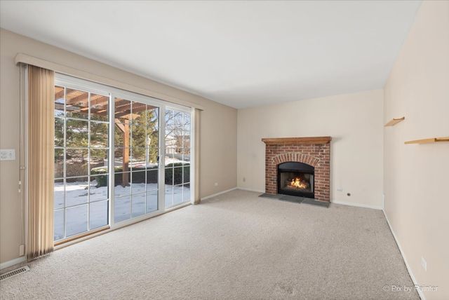 353 Juniper Lane, South Elgin, IL 60177