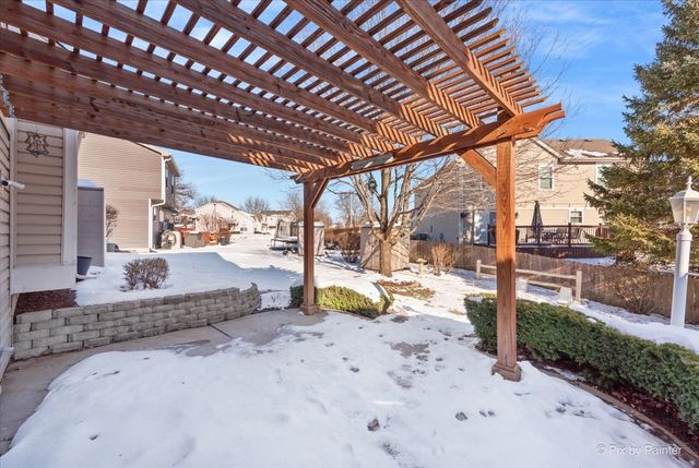 353 Juniper Lane, South Elgin, IL 60177