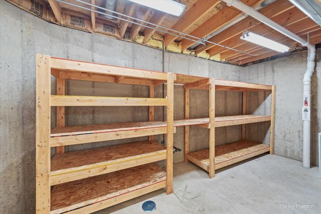 353 Juniper Lane, South Elgin, IL 60177