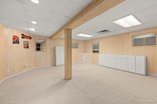 353 Juniper Lane, South Elgin, IL 60177