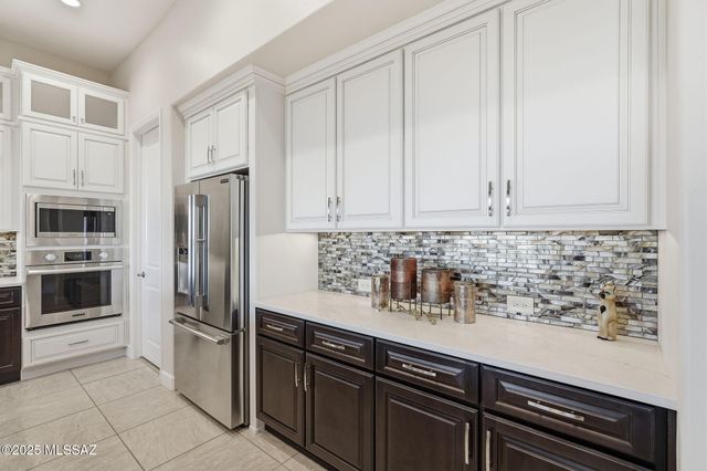 2443 E Copper Valley Way, Green Valley, AZ 85614