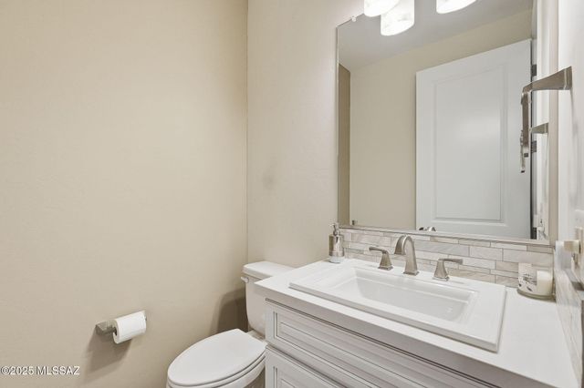 2443 E Copper Valley Way, Green Valley, AZ 85614