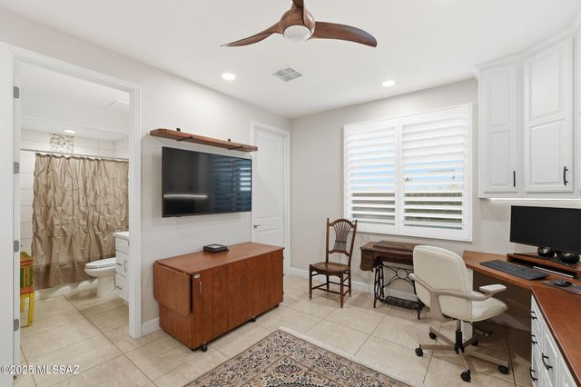 2443 E Copper Valley Way, Green Valley, AZ 85614