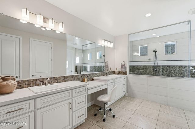 2443 E Copper Valley Way, Green Valley, AZ 85614