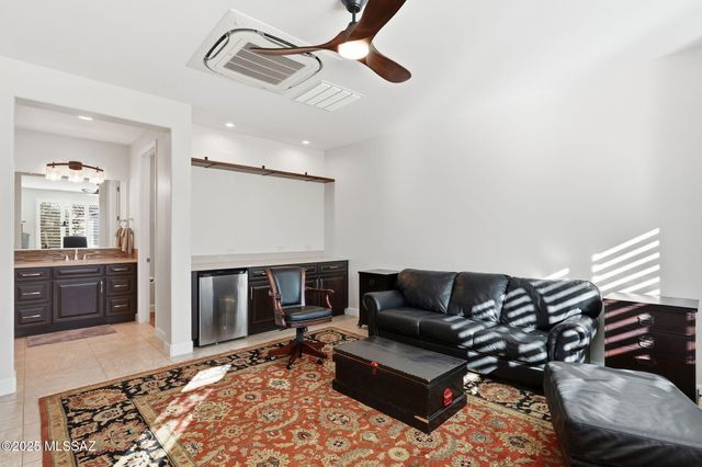 2443 E Copper Valley Way, Green Valley, AZ 85614