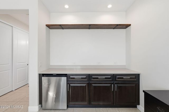 2443 E Copper Valley Way, Green Valley, AZ 85614